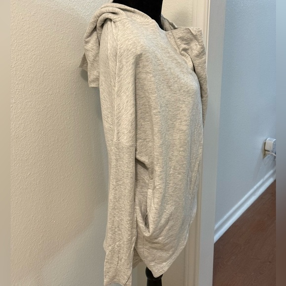 Athleta Purana Light Grey Wrap Long Sleeve Hoodie - Picture 2 of 6